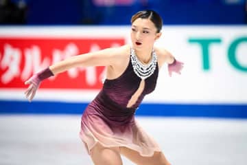 坂本花織、涙の5連覇で五輪切符「嬉しいのひと言」　島田麻央が2位、千葉百音3位、中井亜美4位【全日本フィギュア】
