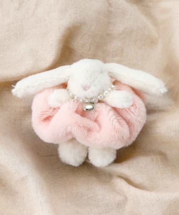 【3COINSのキーホルダー】が優秀！「シュシュ付き」「お気に入りの写真を持ち歩ける」