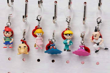 「MOTHER2 チャームマスコット」【ガチャ撮り下ろし】ネスやどせいさん、「かえってきたゲップー」など7種類のキャラがラインナップ