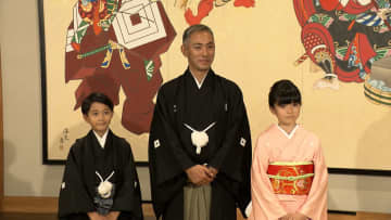 市川團十郎 麗禾&新之助の息ぴったりな自宅稽古を公開！本番さながらの雰囲気で取り組む姿に「覇気を感じる！」「眼差しがステキ」と反響