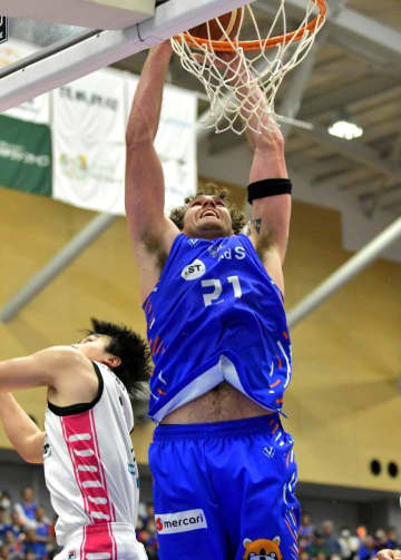 バスケットボールB1　茨城ロボッツ連勝　秋田に69-57