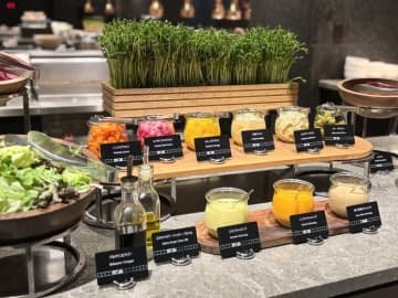 「ヒルトン京都」毎日がクリスマスパーティ♪心躍る”冬の祝祭”フェスティブビュッフェ