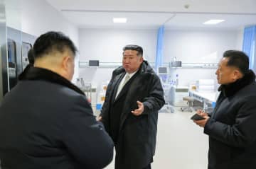 北朝鮮“９時間拘束”地獄の現地指導…金正恩氏は座って喫煙、老幹部は立ちっぱなし
