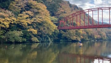 ニジマス放流後の亀山湖へビッグフィッシュ狙いに。ルアーのテストをしながら巻き続けたら…。