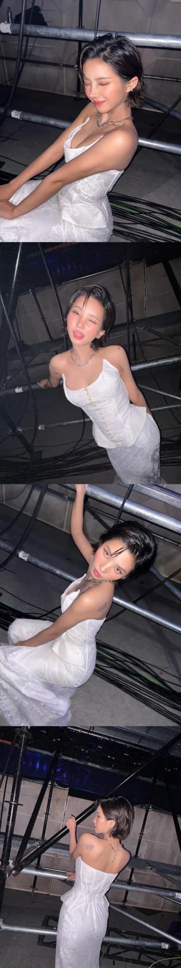 「ずり落ちない…？」i-dle・ソヨン、危険な“紐なし”ドレスに視線釘付け…背中のタトゥーもあらわに【PHOTO】