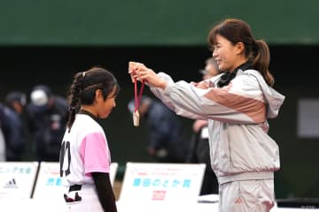 渋野日向子は勝負の米女子ツアー5年目へ「もっともっと強くなれる」 ソフトボール大会に感動