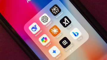 「言わないのが普通？」生成AIを使っても上司に報告しない社会人が多数派