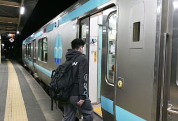 JR八戸線、一部運転再開　8日の地震影響、鮫―久慈間