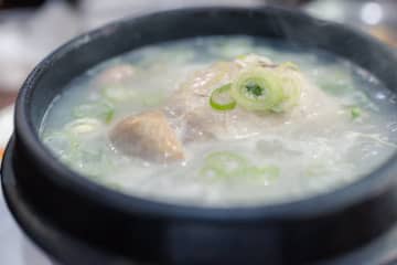 料理研究家リュウジ『鶏胸肉の炊飯器サムゲタン』のレシピを公開！自身も”痩せたいときに食う”と断言…秘蔵のダイエットレシピに女性も大注目「これマジ美味い。本当天才だ」「リュウジさんのレシピ外れ無し」「リュウジ信じてよかったありがとう」