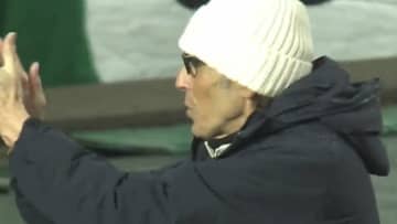 直腸がんステージ3公表のラモス瑠偉に古巣サポーターが横断幕とチャントで大声援「不屈の漢カリオカ」「病気に負けるな」ワッキーも「絶対に大丈夫」