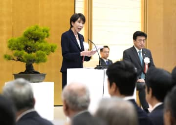 政府、内閣創設140年で式典　首相、衆参両院議長ら参加