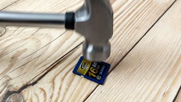 不要になったSDカードはどう処理するのが正解なの？　データ漏洩を防ぐ3つの方法