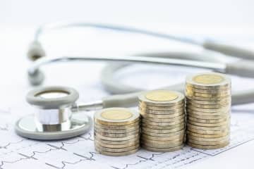 親の「医療費」もまとめて申請できると思っていた…80歳母と同居している会社員。「高額療養費」では家族の分を合算できないケースもある!?