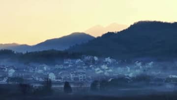 チンダル現象で幻想的な風景出現　中国・安徽省銅陵市