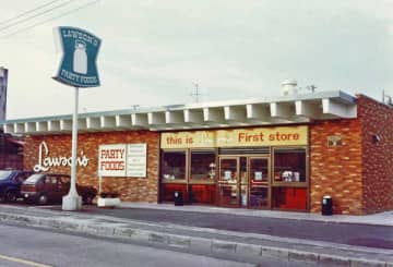 ローソン日本第1号店は大阪「桜塚店」 ルーツは米オハイオ州の牛乳屋さん