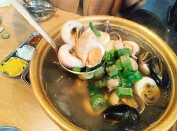 ソウル・江南エリアの繁華街、食事するならシンノンヒョン駅周辺が便利！江南で働く人たちが夕食で訪れる人気店も【韓国の個人旅行ガイド】