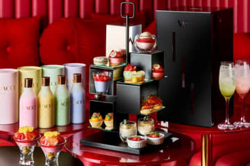 HACCI×W大阪の蜂蜜＆苺アフタヌーンティー、”バスソルト着想”マカロンカラーのドリンクやムース