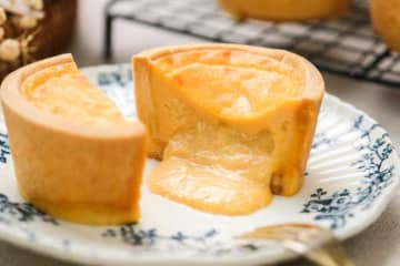 スナックミーのタルト新作、プリン好きに届けたい焼きタルトが期間限定登場♡