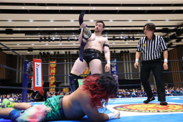 【新日本】カラム・ニューマン、掟破りのTIME BOMBでヒロムを公開処刑！ 鷹木信悟は1.4ドームでの“ランペイジ”解禁を予告