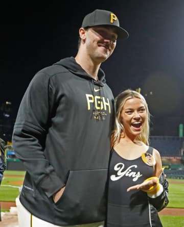 【ＭＬＢ】サイ・ヤング右腕スキーンズが恋人ダンさんと〝因縁〟のＮＹを満喫＝米報道