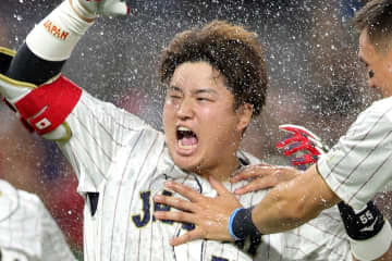 Wソックス移籍決定に「がんばれ！ おれもがんばるぜ！」同学年・清宮幸太郎がエール、村上宗隆本人が“いいね”で反応　坊主頭の高校時代の２ショットも