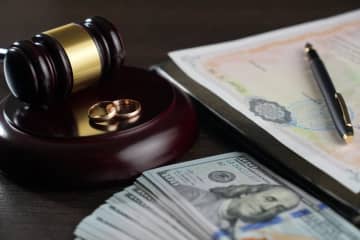 【実録】離婚で夫が「4000万円のマンションは渡す」と言いますが…“賃貸中の物件”は財産分与で受け取ると損？ 専業妻にとってお得な選択肢とは？