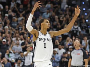 NBA史上3人目…ビクター・ウェンバンヤマがシーズン100試合連続で1ブロック以上を記録