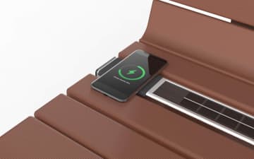 スマホを置くと充電できて「凄い！画期的」　調布市が設置した「あるもの」とは