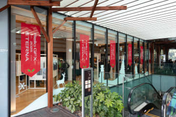 イベントレポート：X'mas直前の渋谷で「Hello GFX 2025 ETERNA」が開催　ラージフォーマットカメラの体感イベント　限定モデルの展示も