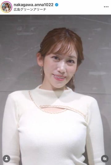 元NHK中川安奈アナ、艶やかブルーのドレスで圧倒的美貌にどよめき　「完璧すぎ」「プリンセスみたい」