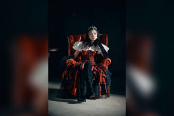 ヘヴィ・メタル・シーンで躍動するロック・ギタリストSAKI、2026年初夏ソロ・アーティストとしてメジャー・デビュー決定