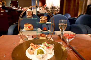 忘年会＆新年会にも！？ 大阪のホテルで「お酒と楽しむ」苺アフタヌーンティー