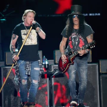 ガンズ・アンド・ローゼズ、新作制作を計画すると「うまくいかない」とスラッシュ語る