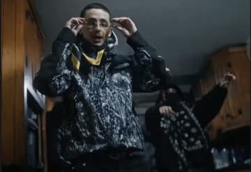 SNSにさらに燃料を投下！ “疑惑”のティモシー・シャラメがサプライズ　覆面ラッパーとコラボMVをリリース