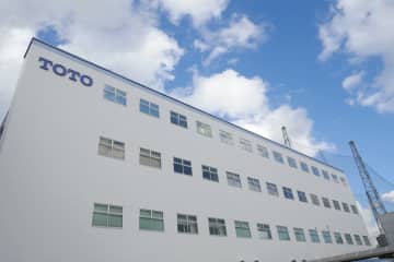 トイレはどう作られる? TOTO便器工場の職人技がすごかった