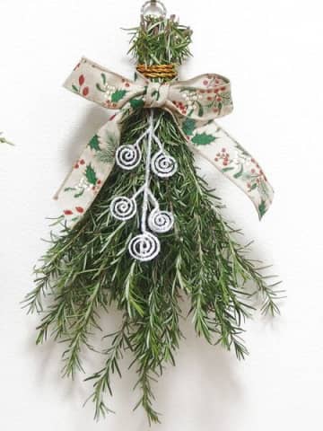 ササッと10分で完成！！ローズマリーのXmasスワッグです