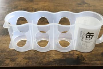 セリアのコレで一発解決！縦置きできるって効率良すぎ！冷蔵庫が片付く便利なケース