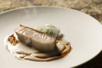 星のや東京、日本各地の懐かし家庭料理「ならえ」「たちかま」「ひきずり」などから着想を得た冬限定メニューを提供中