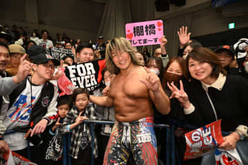 【新日本】棚橋弘至、聖地・後楽園ラストマッチで藤田晃生を粉砕！ ファンからの応援ボードに感涙「本当に幸せでした」