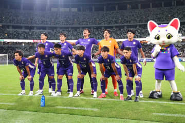 ファン衝撃の新ユニ「初めてみた」　“斬新デザイン”の1着が話題「思い切ったな」「中東っぽい」