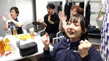 「ぴょん、ぴょん♪」美女モデル・岡田紗佳、仲間の豪運跳満で見せた“うさ耳ポーズ”がかわいらしい／麻雀・Mリーグ