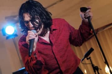 Dan Mitchel、EP『Welcome Home at Sweet Christmas』リリース