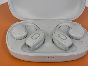 声や音が聞こえにくくなったと感じている人に朗報！　NTTソノリティが新開発のオープンイヤー型集音器で聞こえにくさを解消