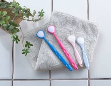 保護者だから気にしてあげたい、子どもたちの口腔ケア　子どもが嫌がらない「舌磨きの方法」をSHIKIEN公式HPで公開　大人になってからでは遅い？子どものころから舌磨きを習慣にしてみませんか？