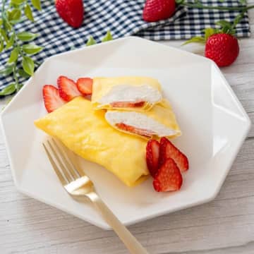 【嘘でしょ！？これ春巻きの皮！？】「もちもち感がヤバすぎる」「買うより激安＆超簡単」驚きのクレープレシピ