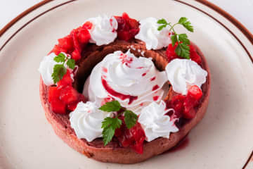 東京スカイツリータウン「いちごフェア」人気店の苺×濃厚チョコスイーツ、贅沢いちごの早食い大会も