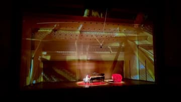 ピアニスト五条院凌、静寂の夜に“お薔薇”を咲かせた長野・レザンホールでのXmas特別公演レポート到着