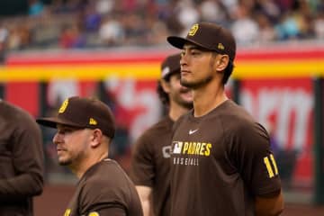 【ＭＬＢ】ダルビッシュ有がヤクルト青木宣親ＧＭとの２ショットを投稿　右肘のリハビリ動画も