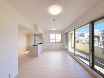 パークタワー東京イースト 3階｜「新小岩」駅徒歩3分。都心アクセスと穏やかな暮らしの両方が叶うタワーレジデンス。L字バルコニーで、陽当たり良好な南東向き角住戸