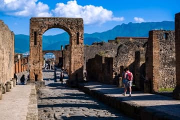 古代ローマのコンクリート、ポンペイ遺跡の発掘で製造法が明らかに